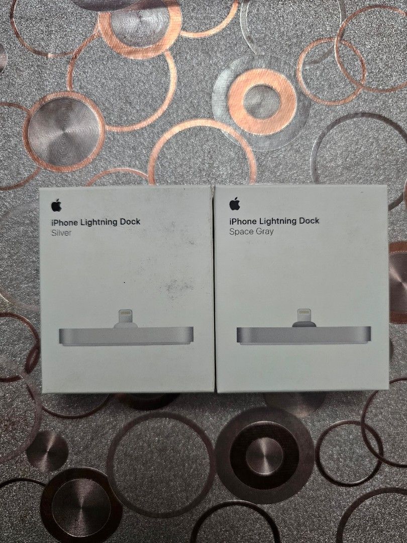 Apple lightning dock (Category: Chargers & Cables) located in Las Pinas. Submitted by jhered (Listing ID 1246306576, Image 1). Description: sale original brandnew sealed sale for 800 color space gray and silver las pinas area.