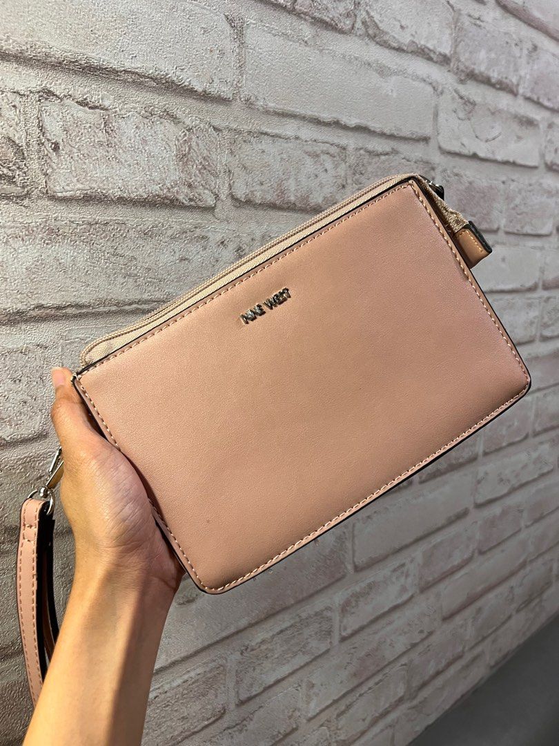 Authentic nine west wristlet coral pink Women s Fashion Bags