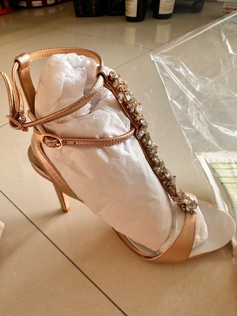 Badgley mischka on sale gold heels