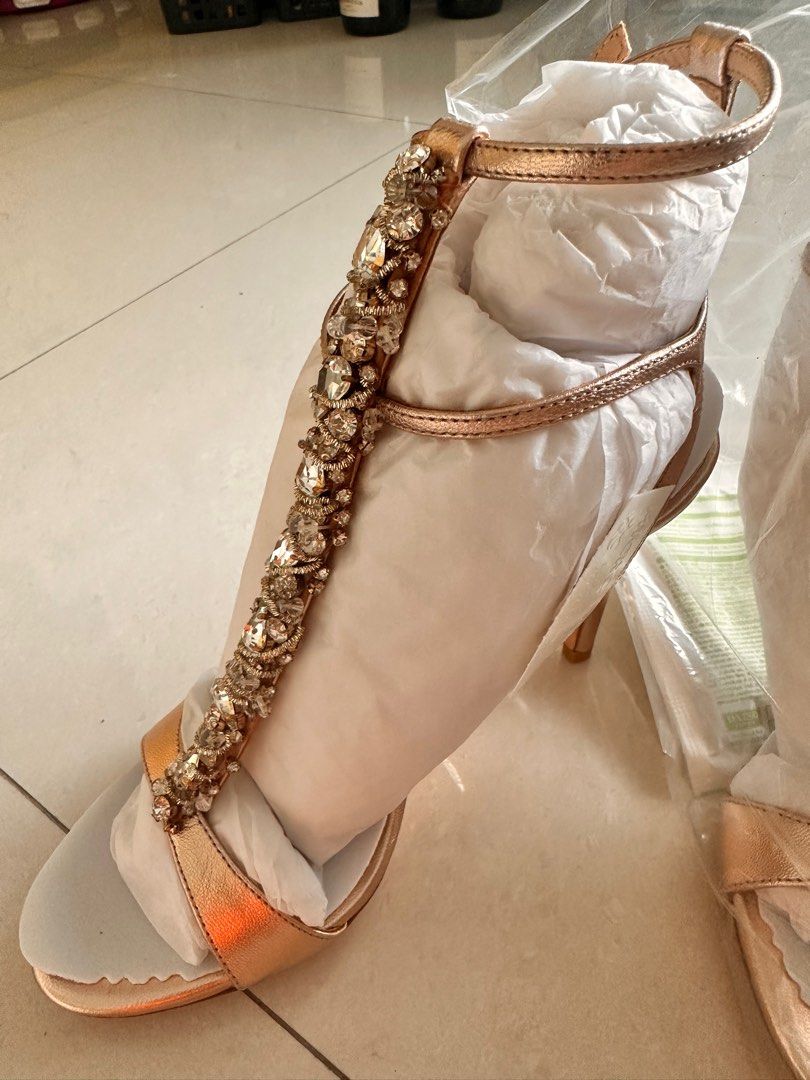 Badgley mischka hotsell gold heels