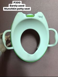 Barely used munchkin toilet potty seat for toddlers
