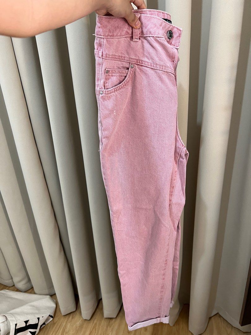 Bershka Pink Jeans (Category: Jeans) located in Pasay City. Submitted by declutterw_me (Listing ID 1246197409, Image 2). Description: .