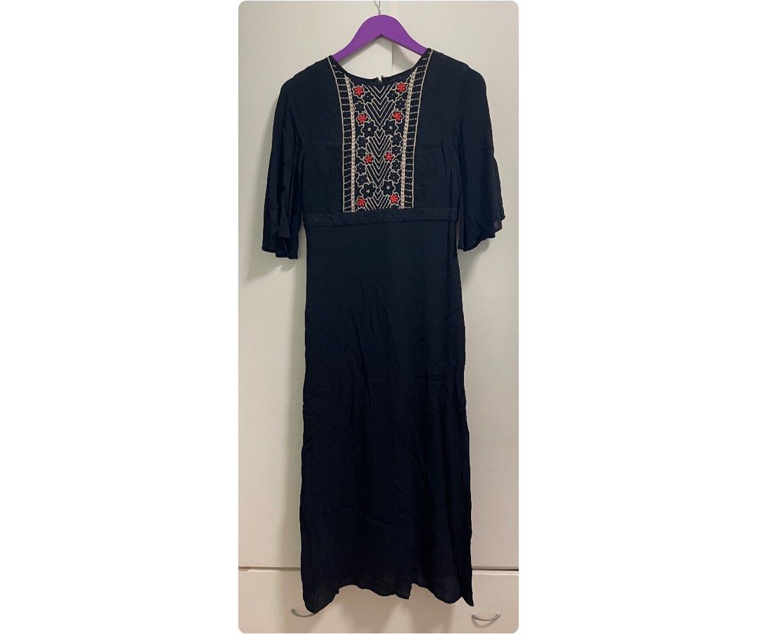 Black Warehouse Boho-Style Maxi Dress (Category: Dresses) located in Mandaluyong City. Submitted by preloved_bysoph (Listing ID 1246223969, Image 1). Description: RFS: Decluttering - Price is negotiable - Used only at the beach :) - .