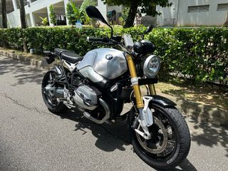BMW R NineT With Raw Aluminum Fuel Tank. One Expat Owner. Registration Date 9/09/2016.