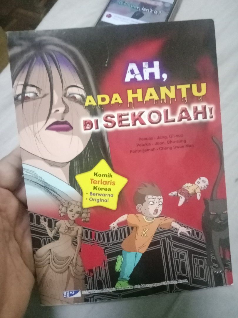 Buku Komik Tenteang Hantu Di Sekolah Hobbies And Toys Books And Magazines