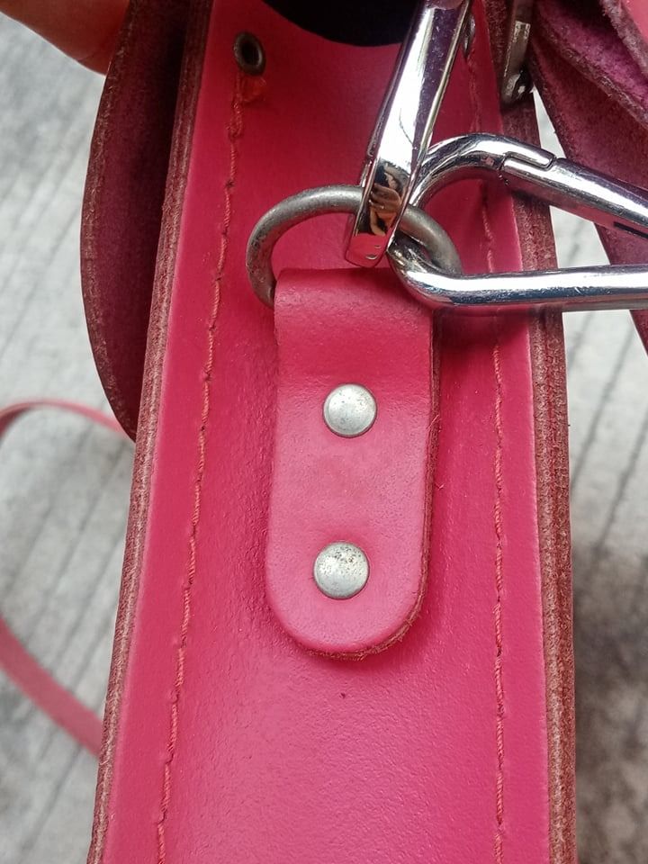 CAMBRIDGE SATCHEL SLING BAG (Category: Luxury Bags & Wallets) located in Muntinlupa City. Submitted by bunyeaimeevanessa150 (Listing ID 1246214656, Image 3). Description: No return no exchange policy .
