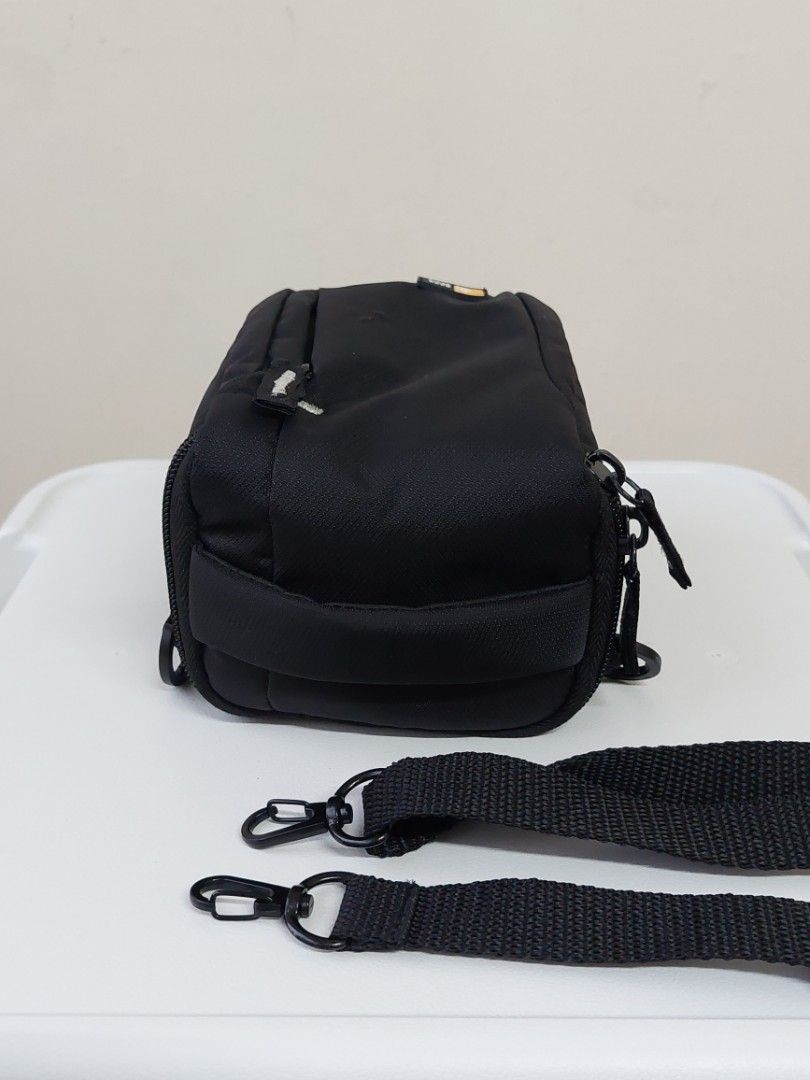Case Logic pouch bag on Carousell