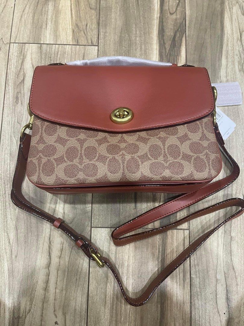 Cassie Crossbody (Category: Luxury Bags & Wallets) located in Rizal. Submitted by onlinedepotwholesale2nd (Listing ID 1246187490, Image 2). Description: Cassie crossbody Size: 25 x 4 x 18,5 Cm C8304 2300.