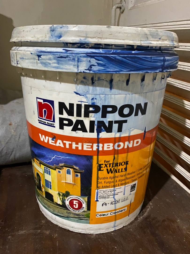 Cat nippon warna biru gelap on Carousell