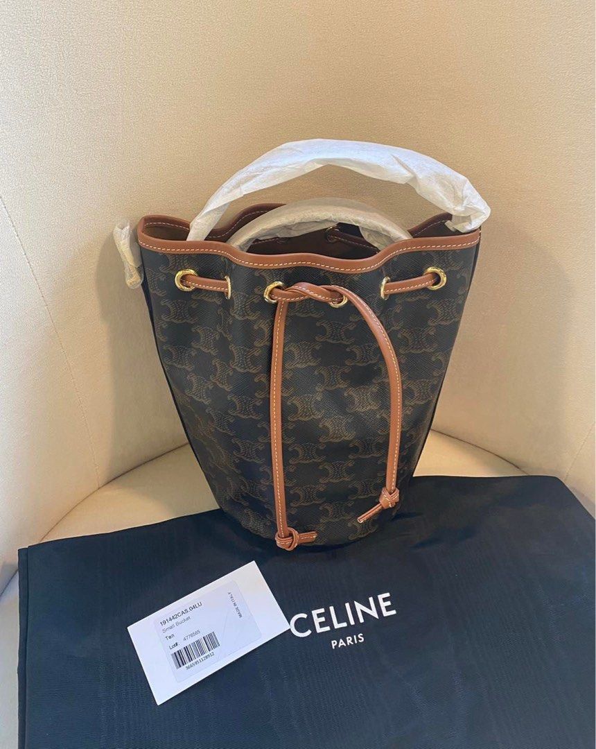 CELINE Triomphe Canvas Small bucket in triomphe canvas and calfskin (  191442CAS.04LU, 191442CAS.01BC)