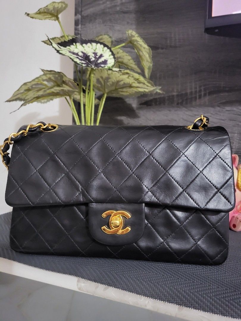 Chanel Vintage Classic Flap in Black Small, Women's Fashion, Bags &  Wallets, Shoulder Bags on Carousell