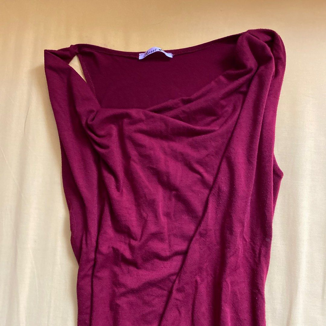 classy red dress (Category: Dresses) located in Cavite. Submitted by heykth (Listing ID 1246273606, Image 3). Description: size: large on tag can but fit to xl (stretchy) length: 49” ❀ no flaws. worn once ❀ perfect for formal events! ❀ ww postedd .