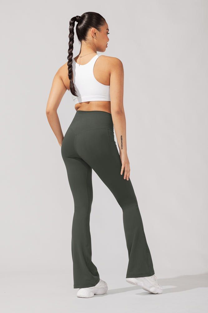 Crisscross Hourglass® Flared Legging with Pockets (Soft Touch