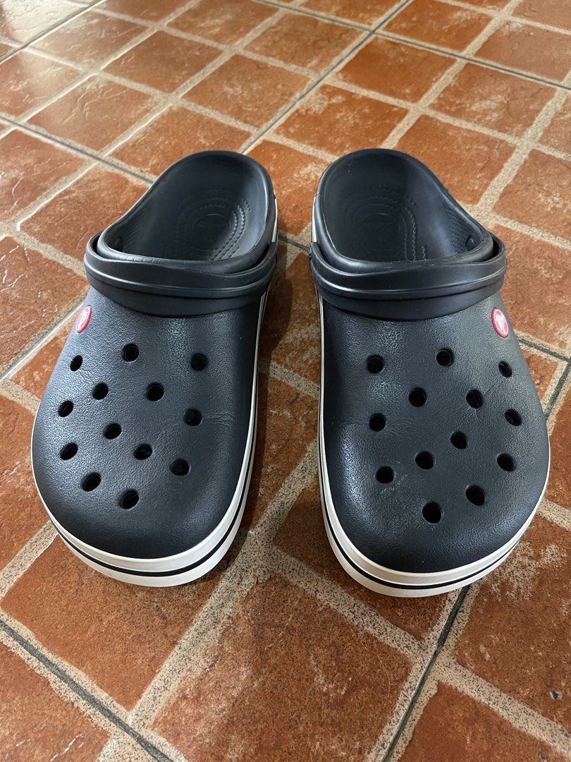 Size 11 deals crocs mens