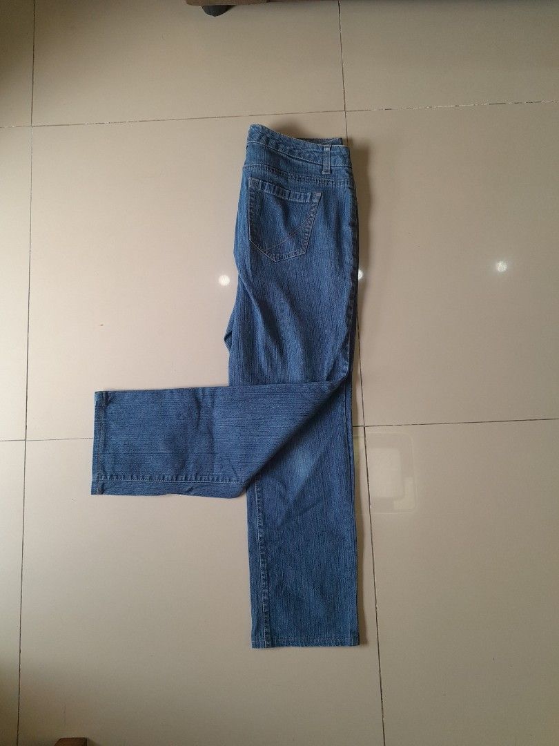 Denim Pants women (Category: Jeans) located in Caloocan City. Submitted by Stitik (Listing ID 1246235217, Image 1). Description: .