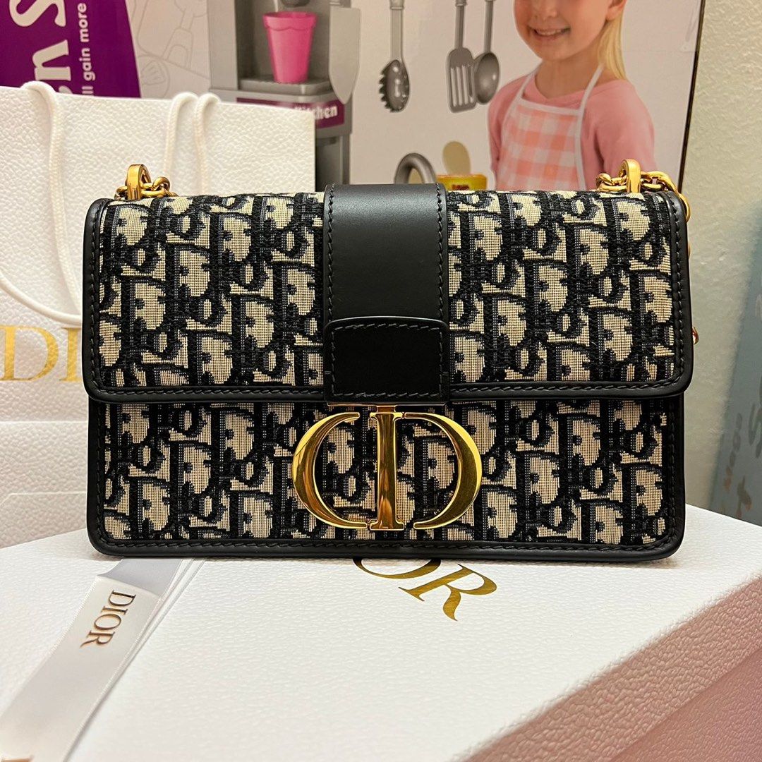 Dior 30 Montaigne Box Bag, Women's Fashion, Bags & Wallets, Cross-body Bags  on Carousell