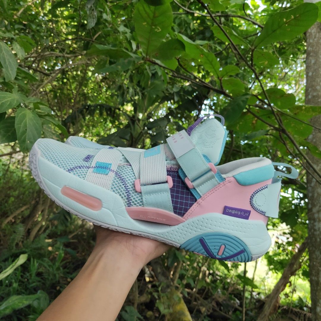 dwade lining shoes, Men's Fashion, Footwear, Sneakers on Carousell