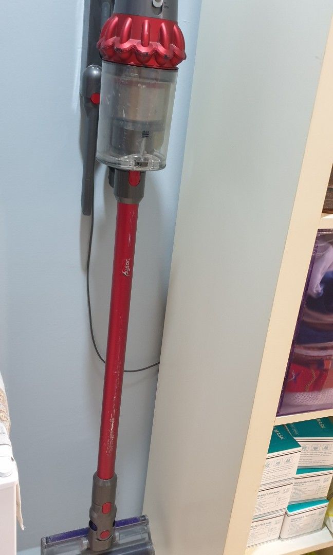 Dyson V10 Vacuum Cleaner (Faulty), TV & Home Appliances, Vacuum Cleaner