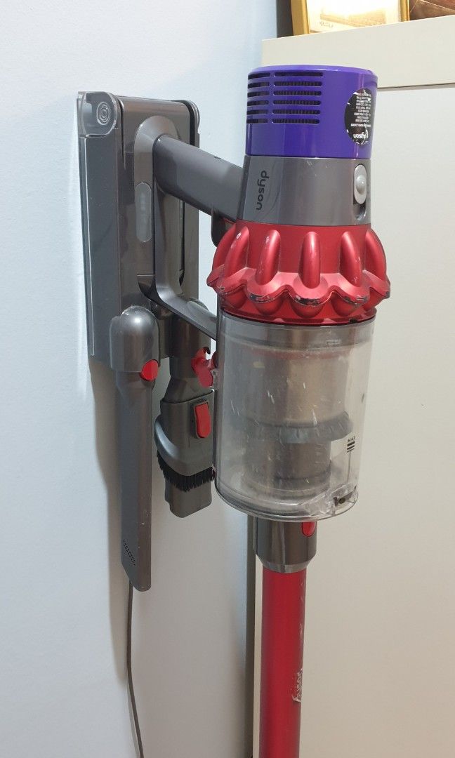 Dyson V10 Vacuum Cleaner (Faulty), TV & Home Appliances, Vacuum Cleaner