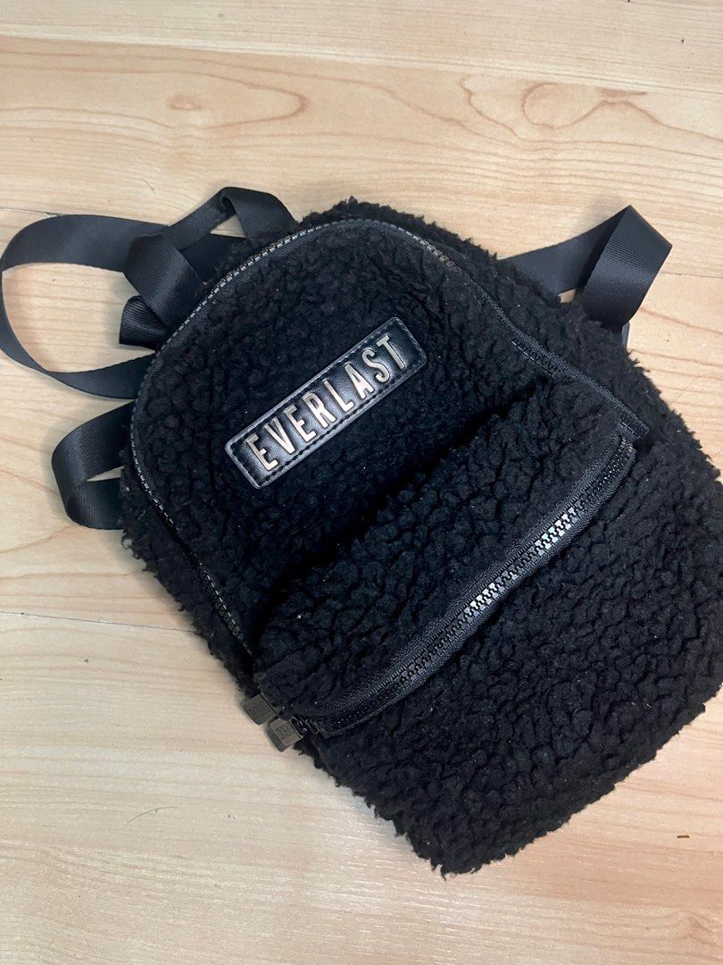 Everlast Mini Backpack (Category: Backpacks) located in Pasig City. Submitted by sailawayannr (Listing ID 1246287523, Image 1). Description: Everlast From AU Like New .