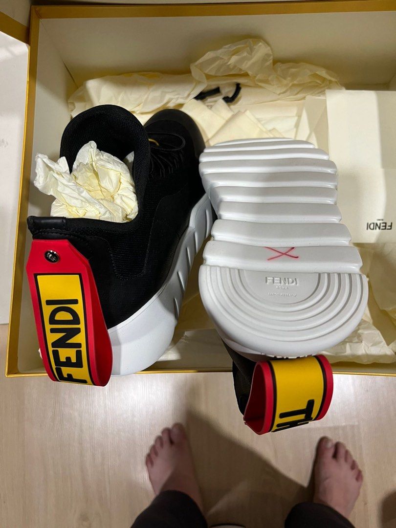 Fendi Sneakers Fesyen Pria Sepatu Sneakers di Carousell