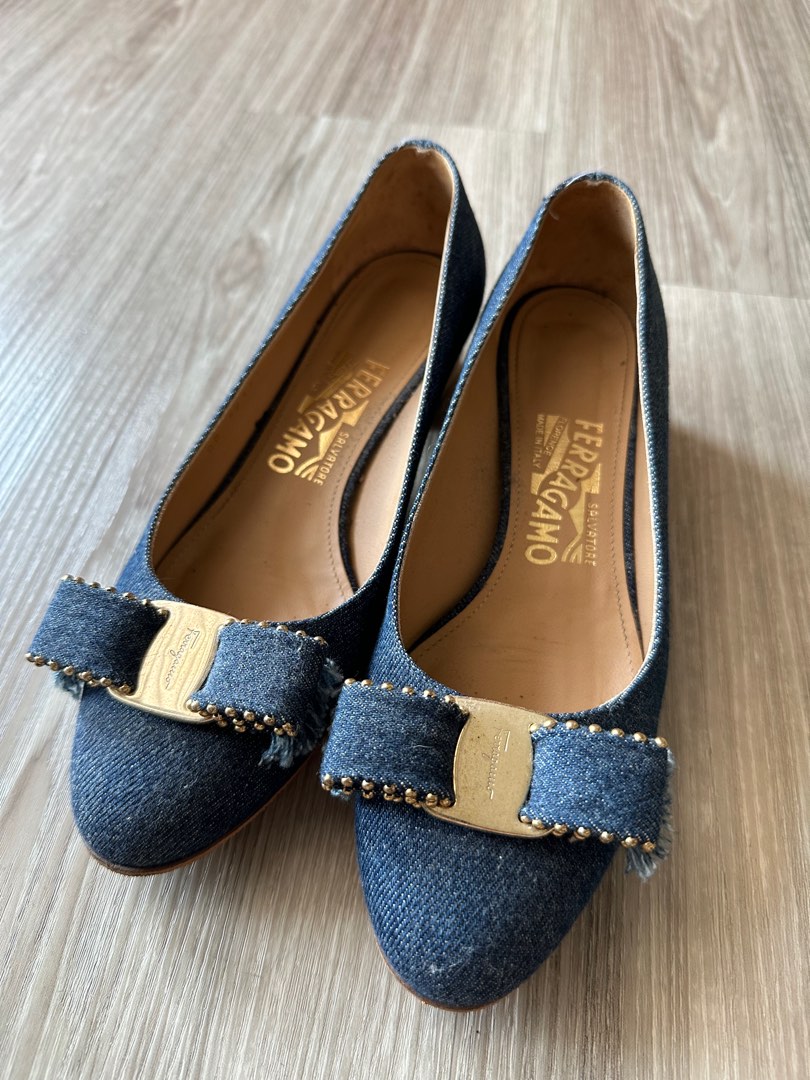Sales Ferragamo Vara Denim Pumps
