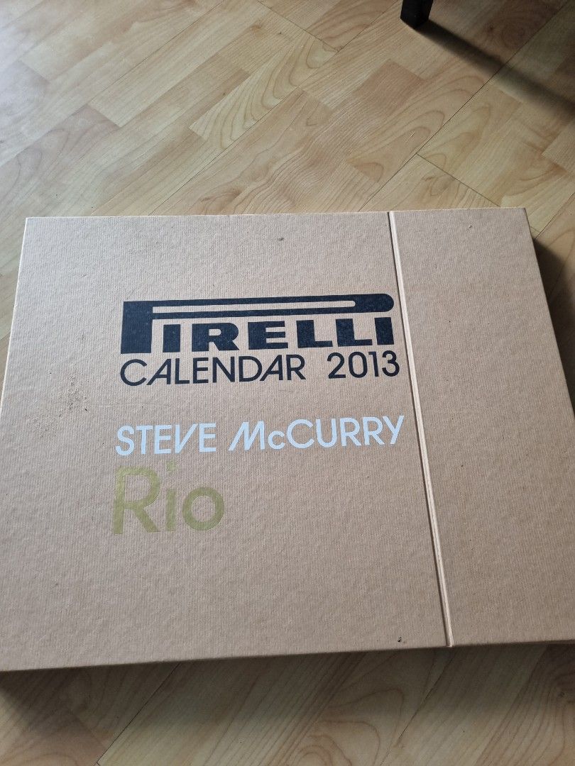 Pirelli Calendar, Hobbies & Toys, Memorabilia & Collectibles, Fan