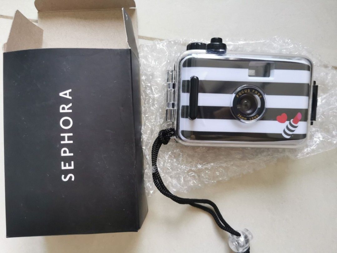 Flim camera (Category: Cameras) located in Singapore. Submitted by catwalk233 (Listing ID 1246248486, Image 2). Description: Brand new Flim camera from sephora.