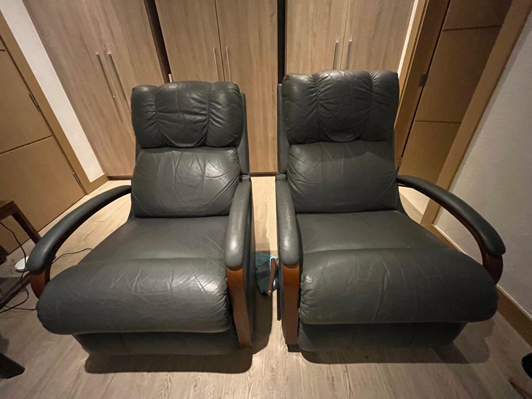 FOR SALE LAZY BOY, Furniture & Home Living, Furniture, Chairs on Carousell