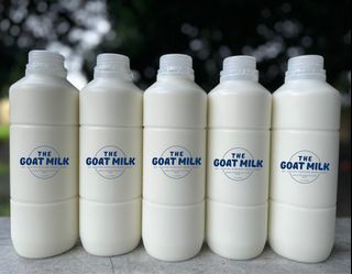 Fresh Raw Goat Milk for your Furbabies