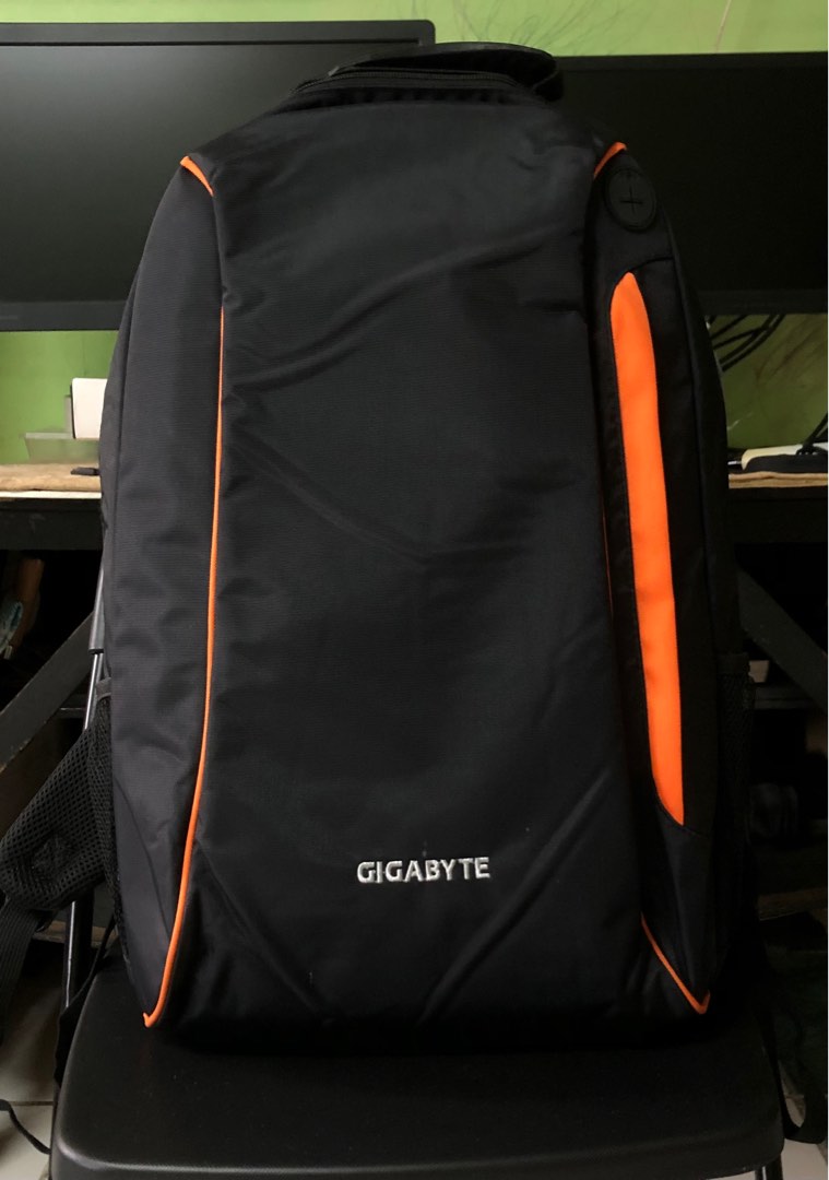 Gigabyte GBP57S for 15" and 17" Laptops Gaming Backpack, Men's Fashion