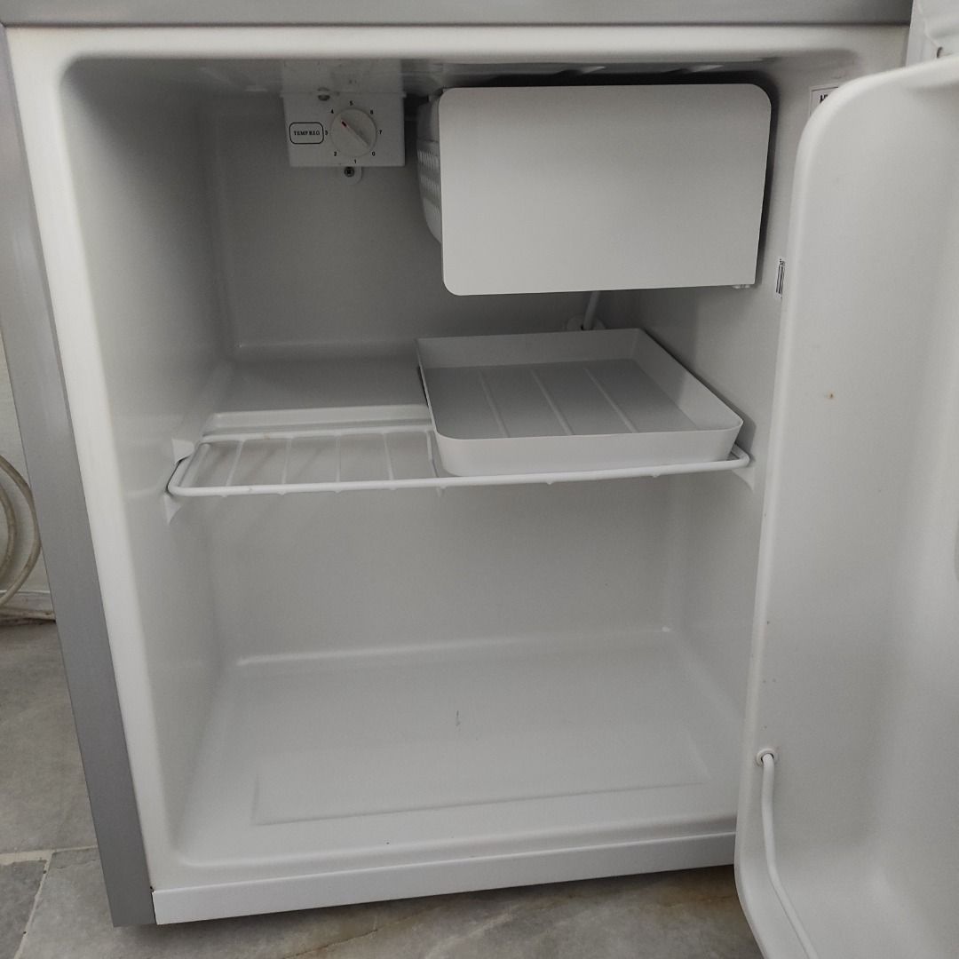 Hisense Mini Fridge / Mini Bar, TV & Home Appliances, Kitchen