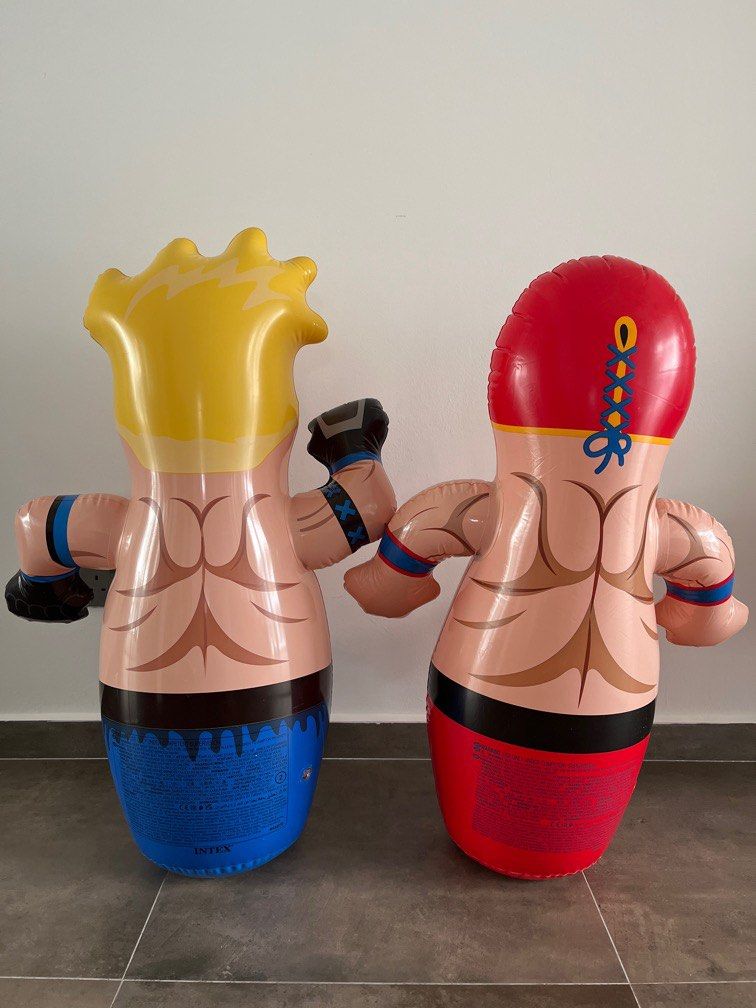 PUNCHING BALL GONFLABLE -3D- INTEX