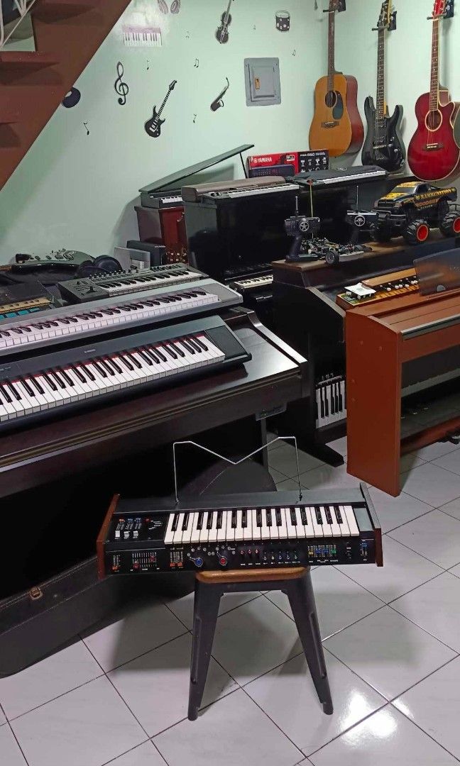korg mini700s keyboard piano synthesizer (Category: Musical Instruments) located in Paranaque City. Submitted by tegtegs (Listing ID 1246324946, Image 2). Description: 🎇🎇🎇 Korg mini700s analog synthesizer With original hardcase 100volts with transformer With minimal scratches only 😍rare vintage(collectors item) 😍No issue sa performance,Ganda Ng tunog 👍Payment thru cash, bank transfer, gcash or in any remittance center 🚚We do shipping👍via 
