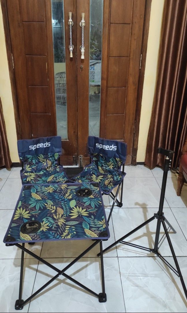 Kursi lipat dan meja lipat outdoor, Perabotan Rumah di Carousell
