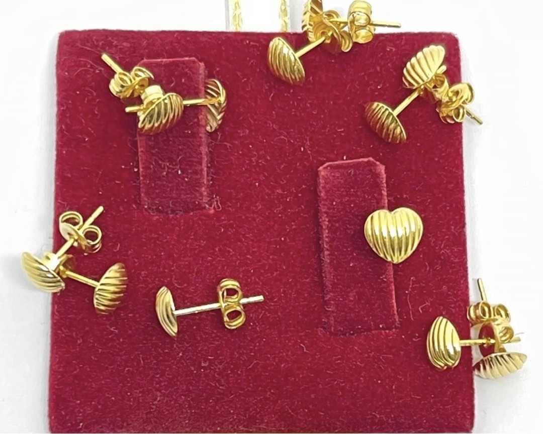 Lightweight Gold Items on Carousell