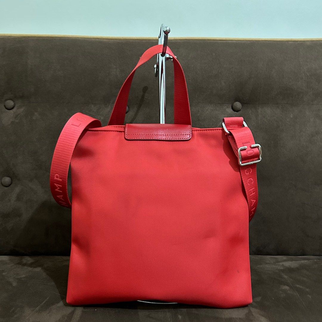 Longchamp - Crossbody Bag (Category: Luxury Bags & Wallets) located in Cabuyao City. Submitted by _archivesofsouthfinds (Listing ID 1246366664, Image 3). Description: Longchamp Crossbody Bag No Flaws Authentic .