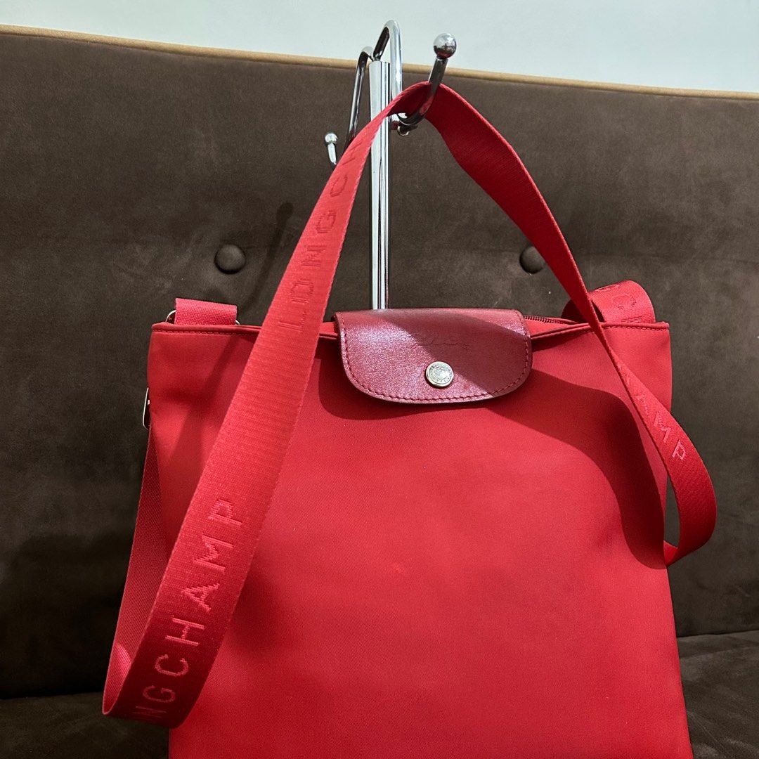 Longchamp - Crossbody Bag (Category: Luxury Bags & Wallets) located in Cabuyao City. Submitted by _archivesofsouthfinds (Listing ID 1246366664, Image 2). Description: Longchamp Crossbody Bag No Flaws Authentic .
