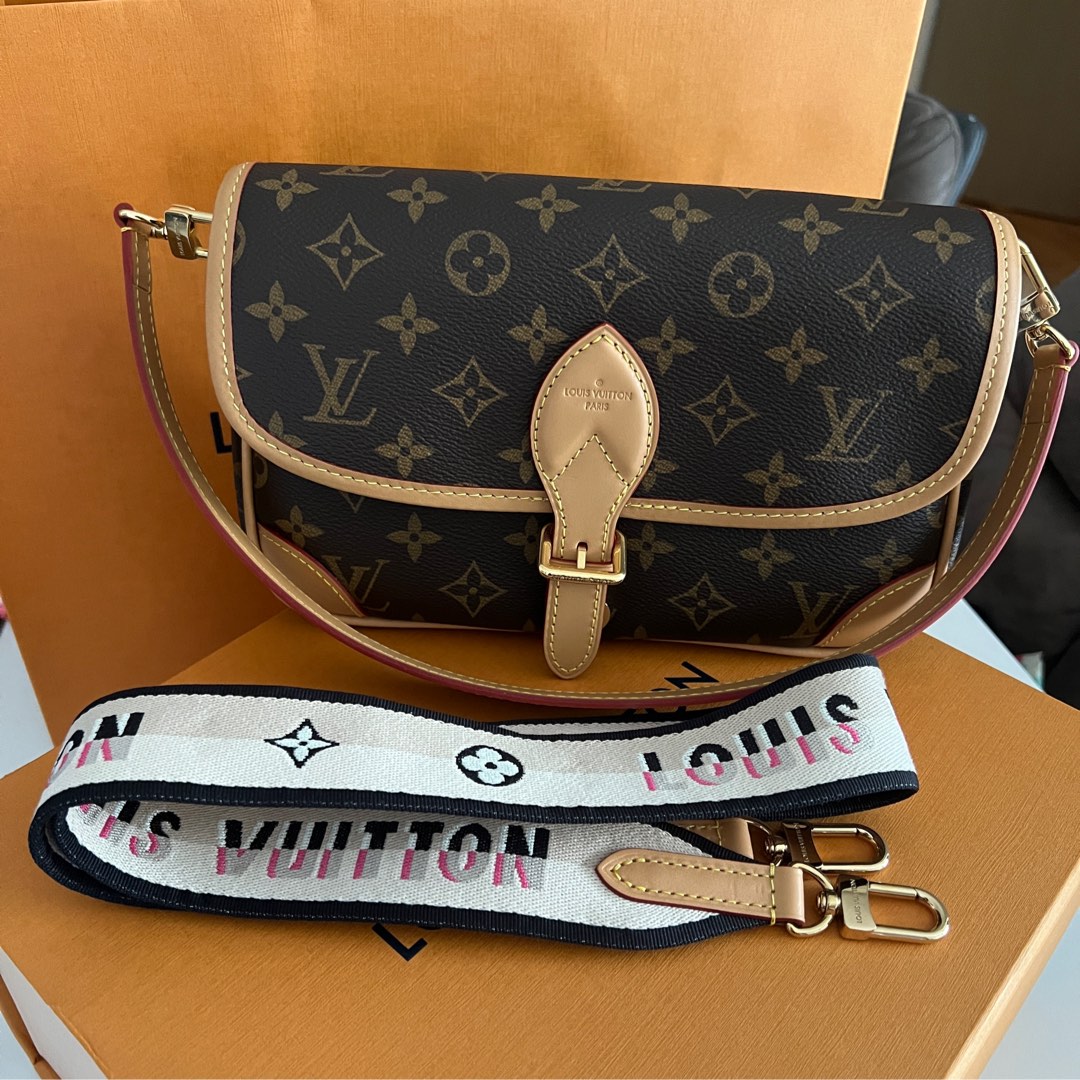 Louis Vuitton Louis Vuitton DIANE  Louis vuitton, Pink bag, Shoulder  handbags