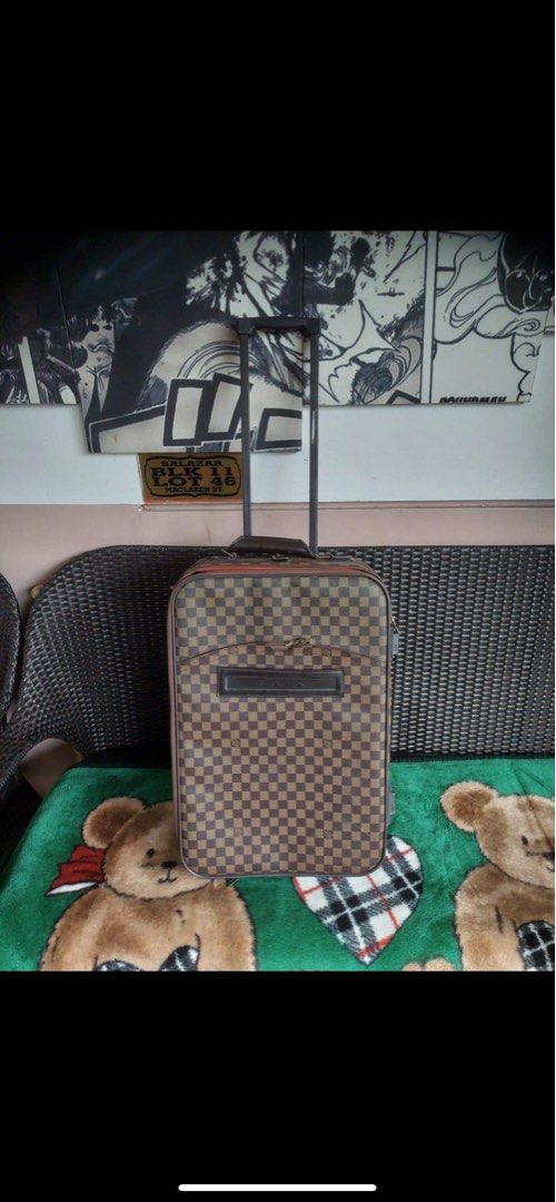 Louis Vuitton luggage (Category: Luxury Bags & Wallets) located in Butuan. Submitted by natalday (Listing ID 1246217010, Image 1). Description: .