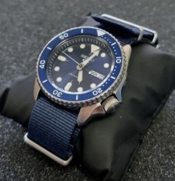 Men's fashion nylon online strap sports watch