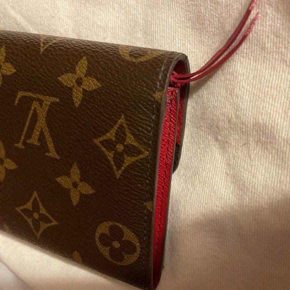 Louis Vuitton Emilie Wallet Review 2020