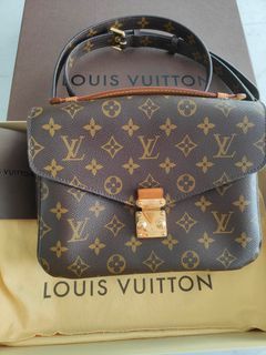Authentic Louis Vuitton Metis Monogram M40781 With Invoice