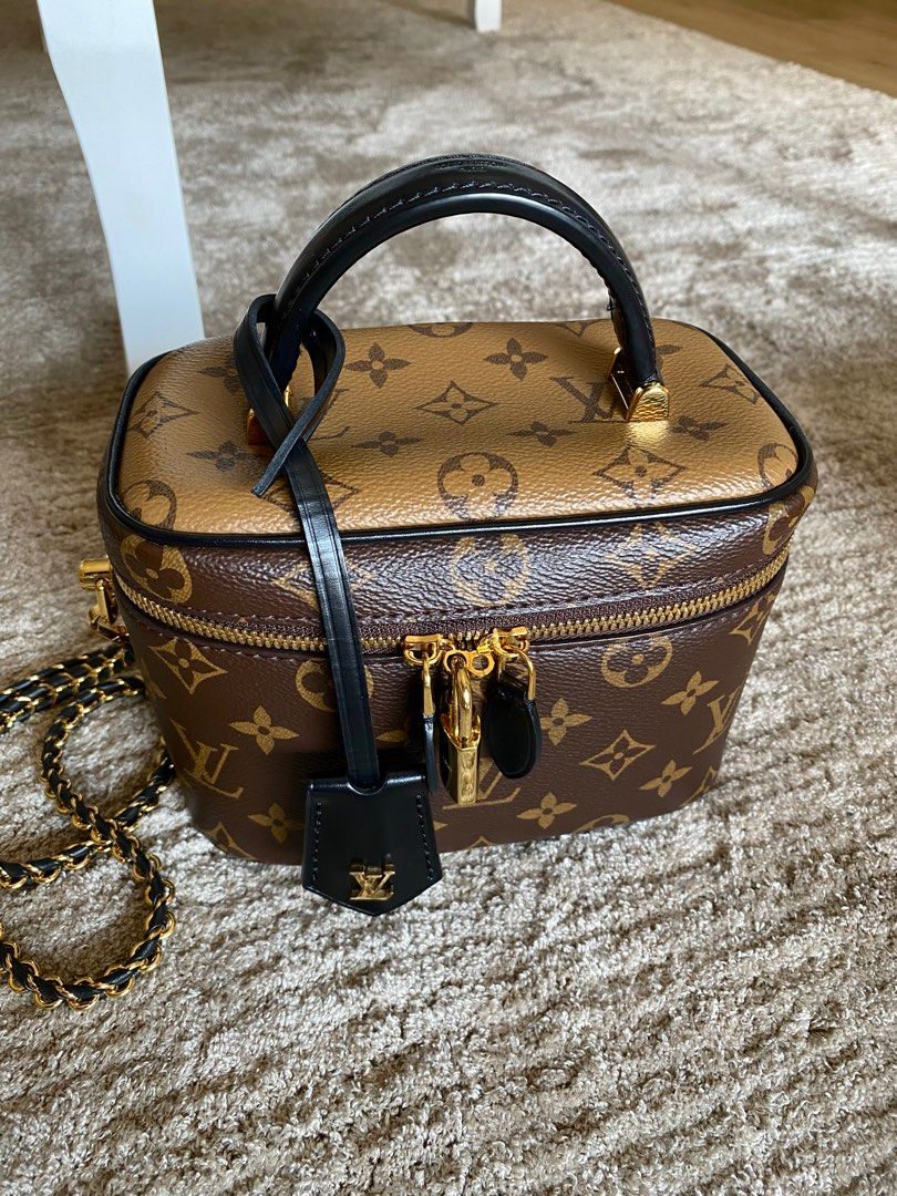 Brittany bag in brown canvas Louis Vuitton - Second Hand / Used – Vintega