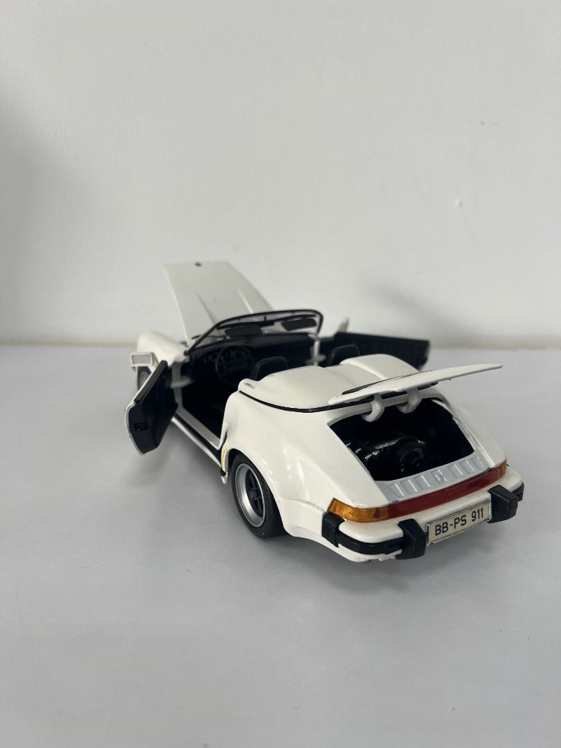 MAISTO 1989 Porsche 911 Speedster Diecast Car 1/18 White, Hobbies & Toys,  Collectibles & Memorabilia, Vintage Collectibles on Carousell