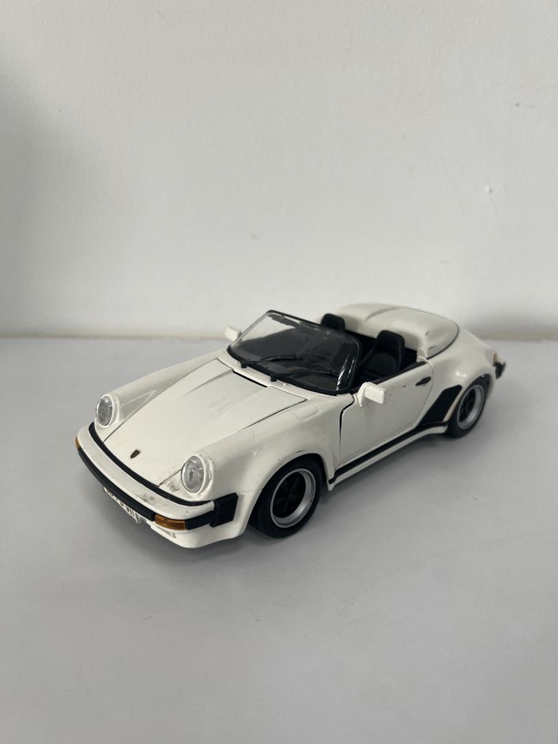 MAISTO 1989 Porsche 911 Speedster Diecast Car 1 18 White Hobbies