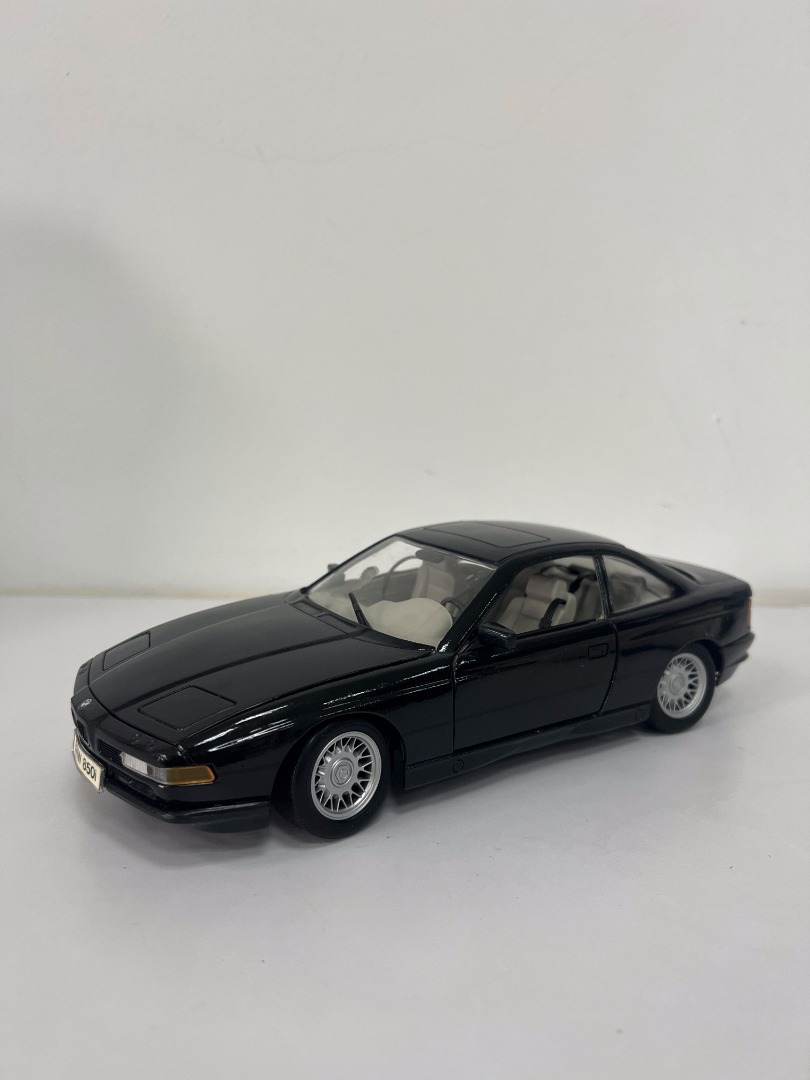 Maisto BMW 850i 1990 Diecast Car 1/18 Black, Hobbies & Toys