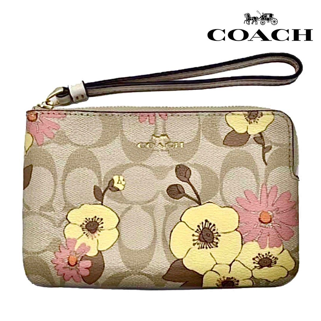 Coach Crossgrain Leather Corner Zip Wristlet (Shamrock) : Amazon.in: Shoes  & Handbags