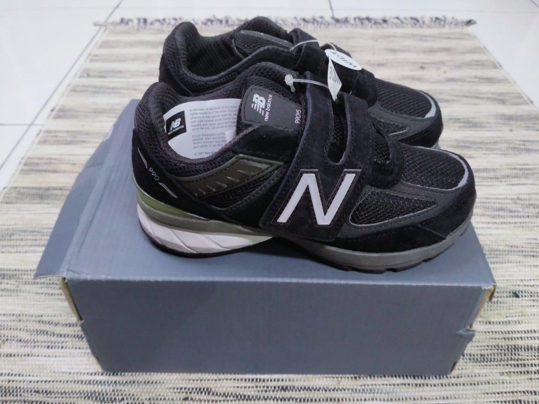 New balance deals kids 990v5