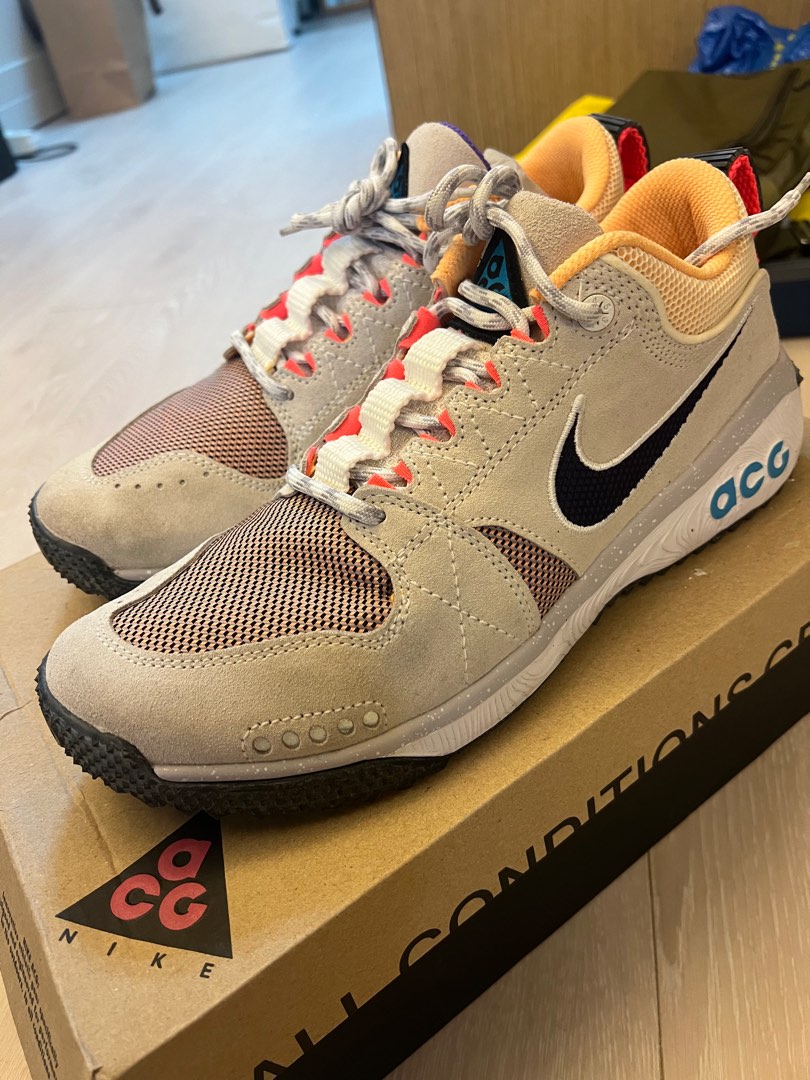 Nike mountain dog cheap